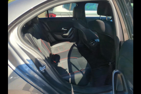 Mercedes-Benz A-Klasse 200 Business Solution AMG NL-AUTO | PANO | AMG PAKKET