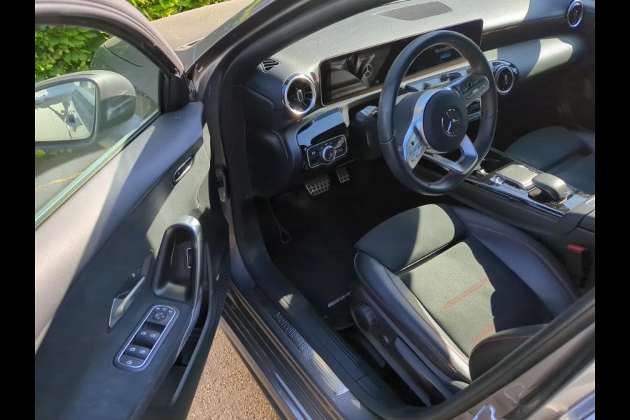 Mercedes-Benz A-Klasse 200 Business Solution AMG NL-AUTO | PANO | AMG PAKKET