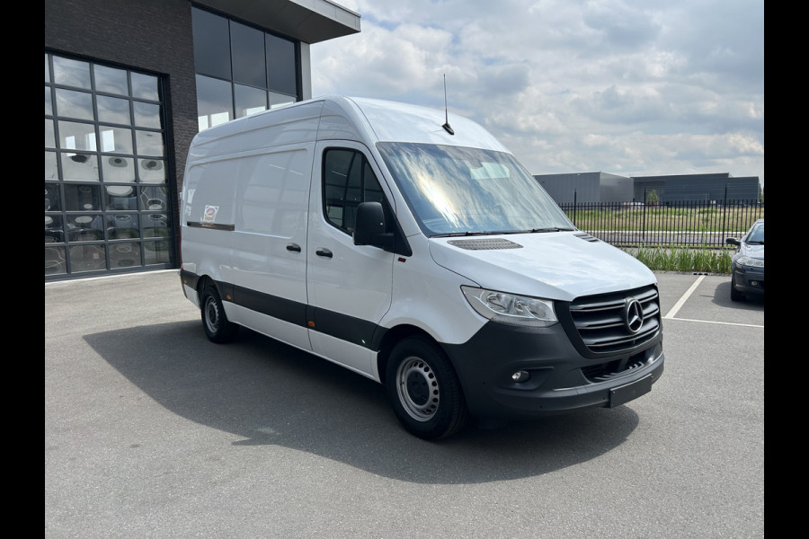 Mercedes-Benz Sprinter 314 CDI RWD L2 H2 360 Camera / MBUX / Navigatie / Airco / Parkeersensoren / 270 Graden achterdeuren