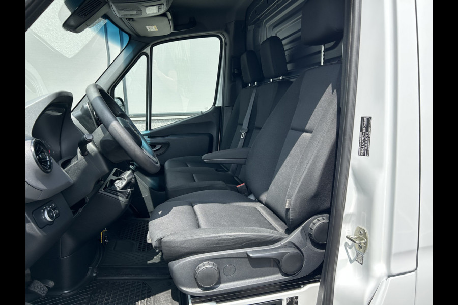Mercedes-Benz Sprinter 314 CDI RWD L2 H2 360 Camera / MBUX / Navigatie / Airco / Parkeersensoren / 270 Graden achterdeuren