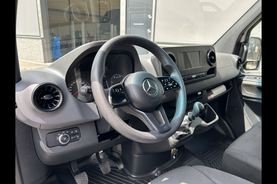 Mercedes-Benz Sprinter 314 CDI RWD L2 H2 360 Camera / MBUX / Navigatie / Airco / Parkeersensoren / 270 Graden achterdeuren