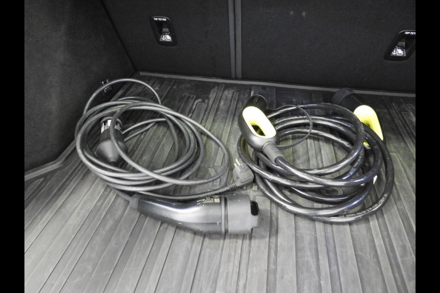 Lynk & Co 01 1.5 PHEV Plug-In ZWARTE HEMEL/360CAM/SCHUIFDAK/LED/20"LMV!