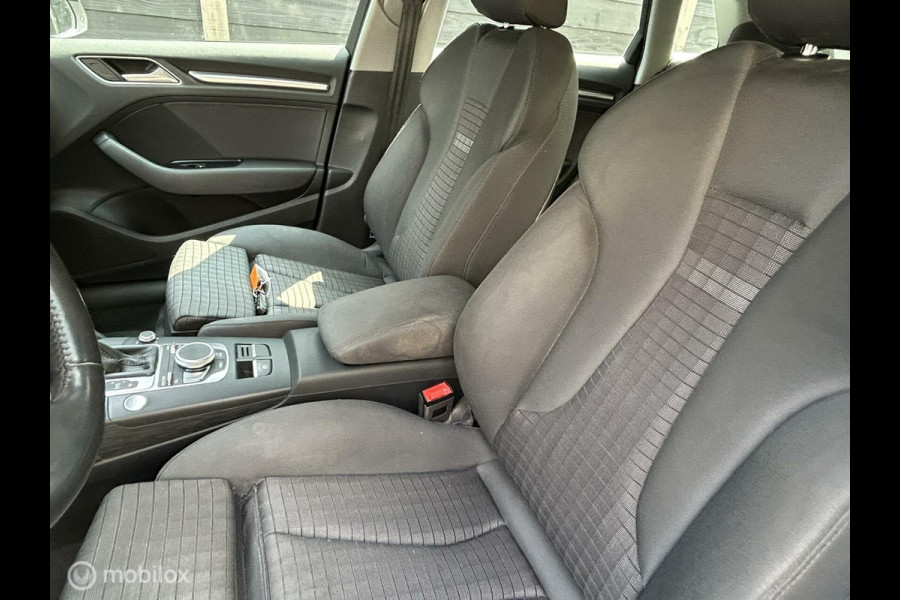 Audi A3 Sportback 1.4 TFSI 150 PK CoD Sport S Line Dynamische knipperlichten / LED / FM nav / Carplay / 18" LM