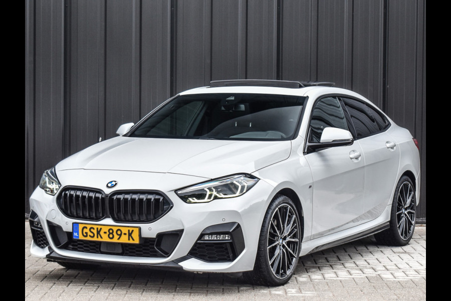 BMW 2 Serie Gran Coupé 218i M-SPORT | SCHUIF -/- KANTELDAK | ACTIVE CRUISE | AMBIANCE SFEER VERLICHTING | HARMAN KARDON AUDIO