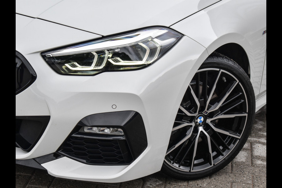 BMW 2 Serie Gran Coupé 218i M-SPORT | SCHUIF -/- KANTELDAK | ACTIVE CRUISE | AMBIANCE SFEER VERLICHTING | HARMAN KARDON AUDIO