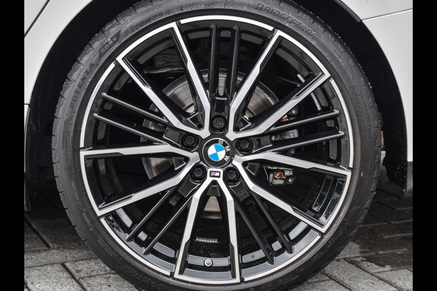 BMW 2 Serie Gran Coupé 218i M-SPORT | SCHUIF -/- KANTELDAK | ACTIVE CRUISE | AMBIANCE SFEER VERLICHTING | HARMAN KARDON AUDIO