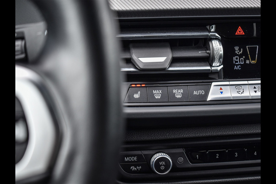 BMW 2 Serie Gran Coupé 218i M-SPORT | SCHUIF -/- KANTELDAK | ACTIVE CRUISE | AMBIANCE SFEER VERLICHTING | HARMAN KARDON AUDIO