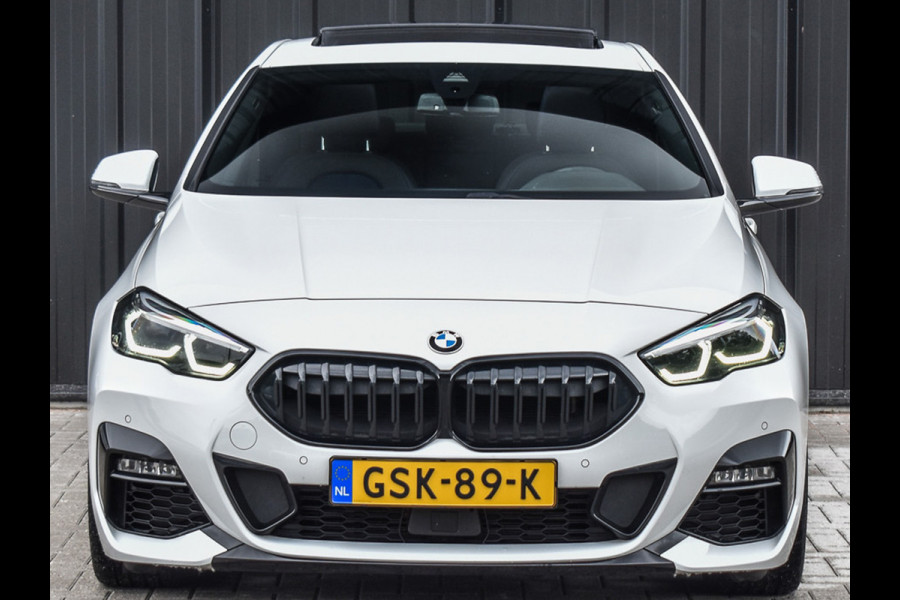 BMW 2 Serie Gran Coupé 218i M-SPORT | SCHUIF -/- KANTELDAK | ACTIVE CRUISE | AMBIANCE SFEER VERLICHTING | HARMAN KARDON AUDIO