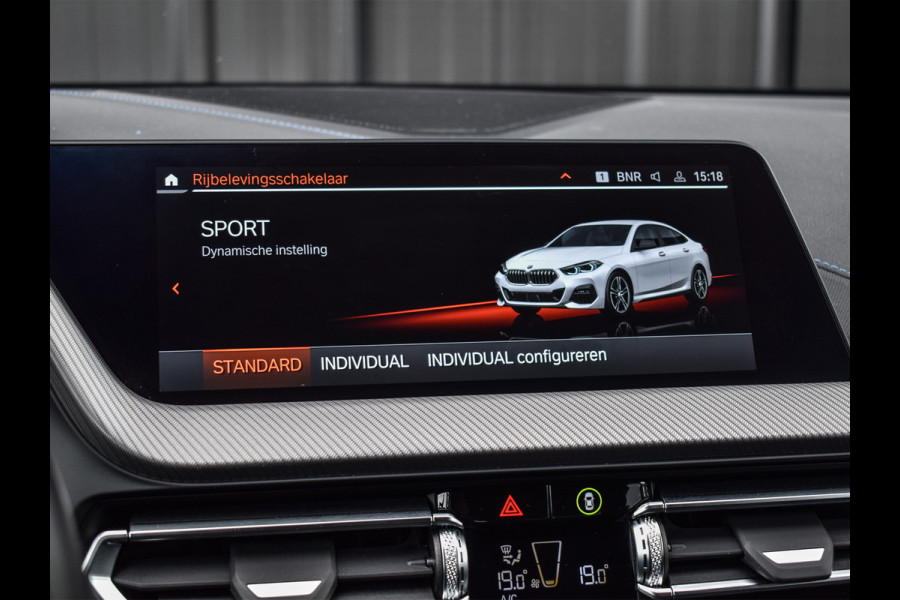 BMW 2 Serie Gran Coupé 218i M-SPORT | SCHUIF -/- KANTELDAK | ACTIVE CRUISE | AMBIANCE SFEER VERLICHTING | HARMAN KARDON AUDIO