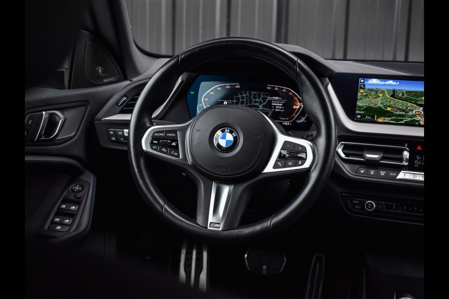 BMW 2 Serie Gran Coupé 218i M-SPORT | SCHUIF -/- KANTELDAK | ACTIVE CRUISE | AMBIANCE SFEER VERLICHTING | HARMAN KARDON AUDIO