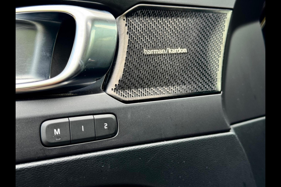 Volvo XC40 2.0 T4 R-Design Pano/H&K/Camera