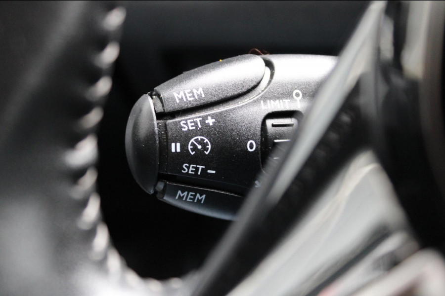 Peugeot 2008 1.2 PureTech Blue Lease Allure Camera Navi Nap