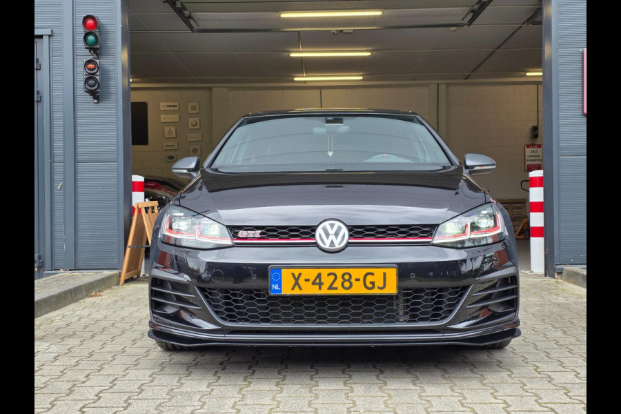 Volkswagen Golf 2.0 TSI GTI TCR - 383 PK / PANO / CARPLAY / ALCANTARA / ADAPT.CRUISE / KEYLESS / CAMERA / DODEHOEK / LANE ASSIST !