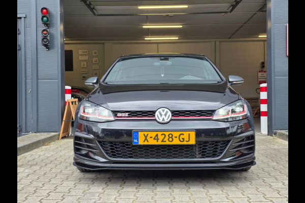 Volkswagen Golf 2.0 TSI GTI TCR - 383 PK / PANO / CARPLAY / ALCANTARA / ADAPT.CRUISE / KEYLESS / CAMERA / DODEHOEK / LANE ASSIST !