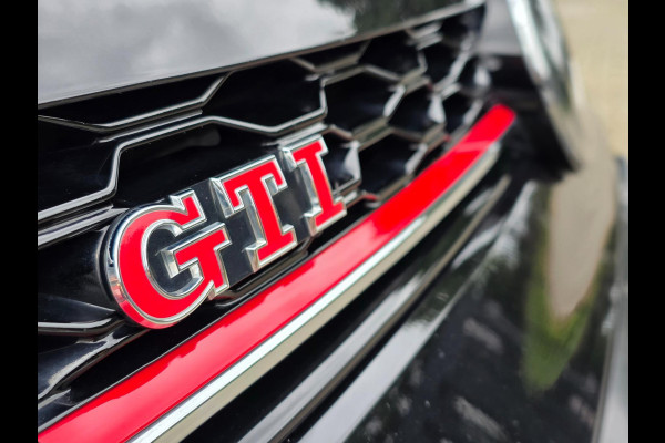 Volkswagen Golf 2.0 TSI GTI TCR - 383 PK / PANO / CARPLAY / ALCANTARA / ADAPT.CRUISE / KEYLESS / CAMERA / DODEHOEK / LANE ASSIST !