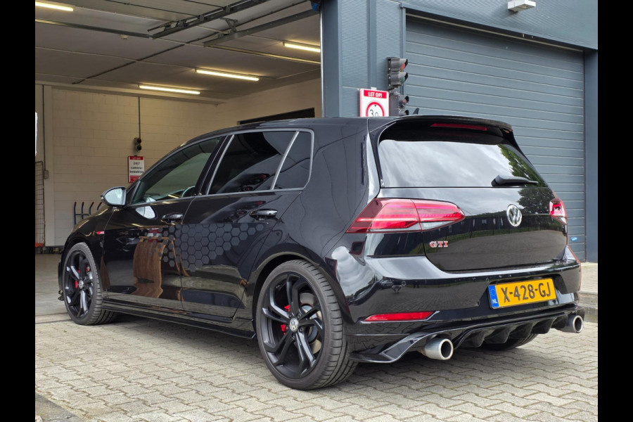 Volkswagen Golf 2.0 TSI GTI TCR - 383 PK / PANO / CARPLAY / ALCANTARA / ADAPT.CRUISE / KEYLESS / CAMERA / DODEHOEK / LANE ASSIST !