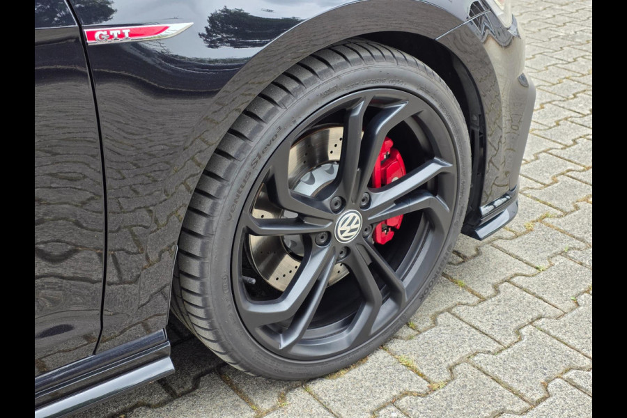 Volkswagen Golf 2.0 TSI GTI TCR - 383 PK / PANO / CARPLAY / ALCANTARA / ADAPT.CRUISE / KEYLESS / CAMERA / DODEHOEK / LANE ASSIST !