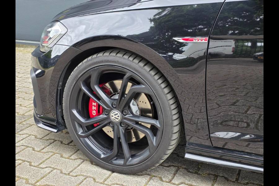 Volkswagen Golf 2.0 TSI GTI TCR - 383 PK / PANO / CARPLAY / ALCANTARA / ADAPT.CRUISE / KEYLESS / CAMERA / DODEHOEK / LANE ASSIST !