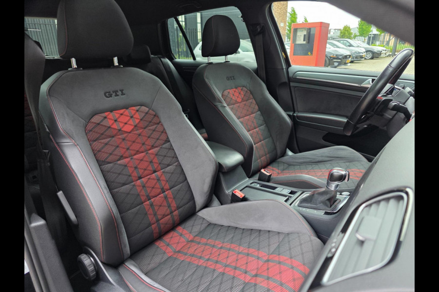 Volkswagen Golf 2.0 TSI GTI TCR - 383 PK / PANO / CARPLAY / ALCANTARA / ADAPT.CRUISE / KEYLESS / CAMERA / DODEHOEK / LANE ASSIST !