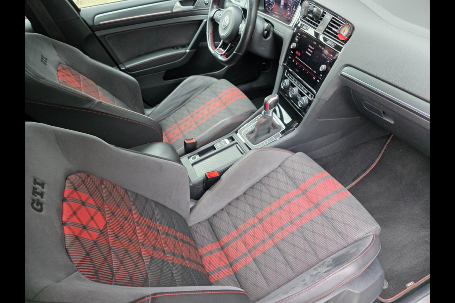 Volkswagen Golf 2.0 TSI GTI TCR - 383 PK / PANO / CARPLAY / ALCANTARA / ADAPT.CRUISE / KEYLESS / CAMERA / DODEHOEK / LANE ASSIST !
