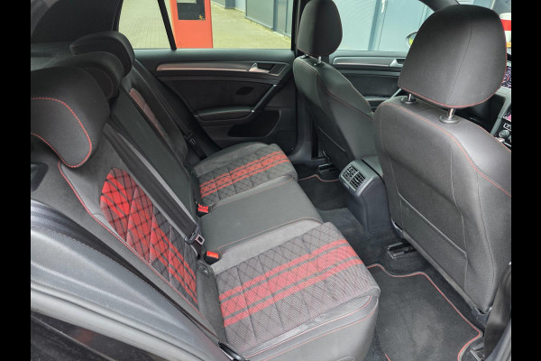 Volkswagen Golf 2.0 TSI GTI TCR - 383 PK / PANO / CARPLAY / ALCANTARA / ADAPT.CRUISE / KEYLESS / CAMERA / DODEHOEK / LANE ASSIST !