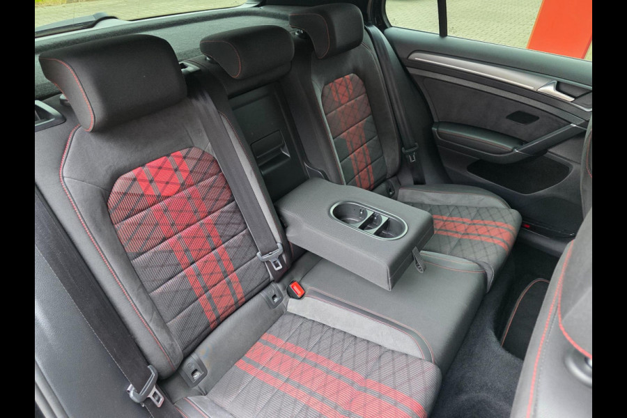 Volkswagen Golf 2.0 TSI GTI TCR - 383 PK / PANO / CARPLAY / ALCANTARA / ADAPT.CRUISE / KEYLESS / CAMERA / DODEHOEK / LANE ASSIST !