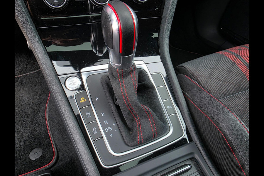Volkswagen Golf 2.0 TSI GTI TCR - 383 PK / PANO / CARPLAY / ALCANTARA / ADAPT.CRUISE / KEYLESS / CAMERA / DODEHOEK / LANE ASSIST !