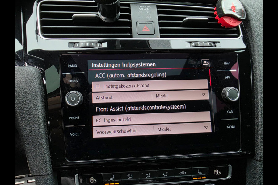 Volkswagen Golf 2.0 TSI GTI TCR - 383 PK / PANO / CARPLAY / ALCANTARA / ADAPT.CRUISE / KEYLESS / CAMERA / DODEHOEK / LANE ASSIST !