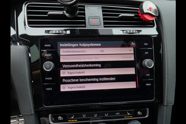 Volkswagen Golf 2.0 TSI GTI TCR - 383 PK / PANO / CARPLAY / ALCANTARA / ADAPT.CRUISE / KEYLESS / CAMERA / DODEHOEK / LANE ASSIST !