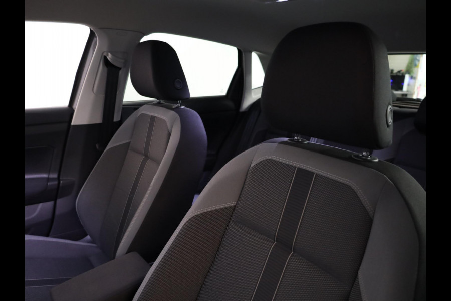 Volkswagen Polo 1.0 TSI Highline 95pk DSG| Climatronic| LM-velgen| Navi| extra getint glas