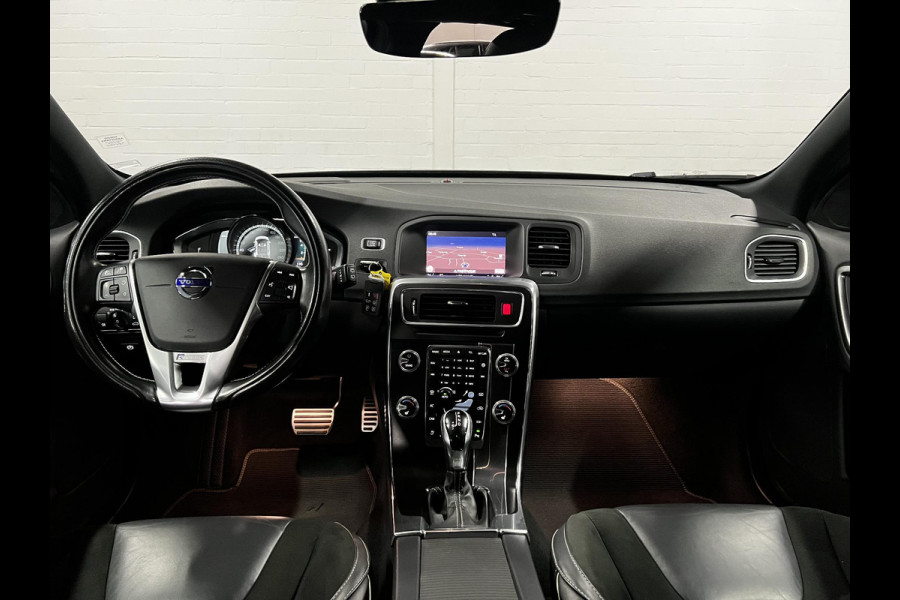 Volvo V60 2.0 T4 R-Design Adapt. Cruise c. | Camera | Stoel verwarming | Trekhaak Afneembaar