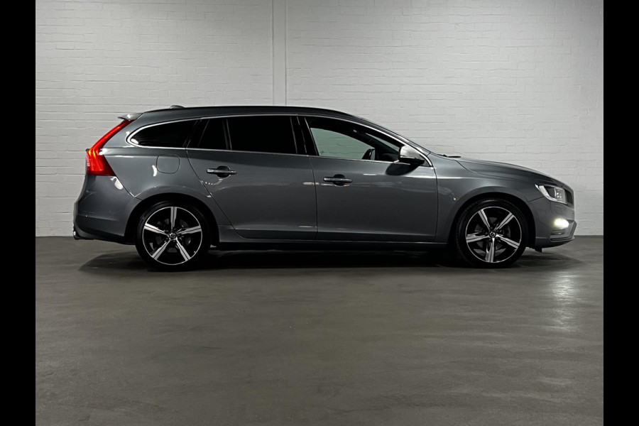 Volvo V60 2.0 T4 R-Design Adapt. Cruise c. | Camera | Stoel verwarming | Trekhaak Afneembaar