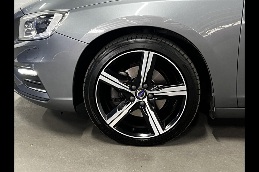 Volvo V60 2.0 T4 R-Design Adapt. Cruise c. | Camera | Stoel verwarming | Trekhaak Afneembaar