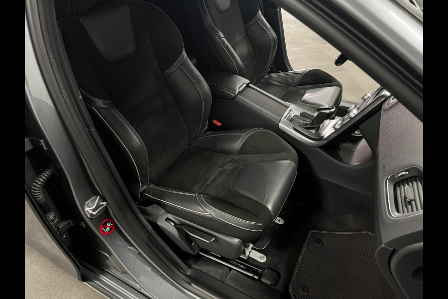 Volvo V60 2.0 T4 R-Design Adapt. Cruise c. | Camera | Stoel verwarming | Trekhaak Afneembaar