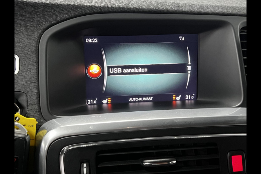 Volvo V60 2.0 T4 R-Design Adapt. Cruise c. | Camera | Stoel verwarming | Trekhaak Afneembaar