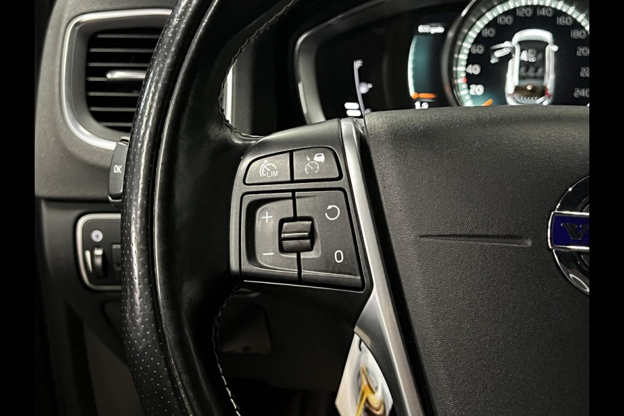 Volvo V60 2.0 T4 R-Design Adapt. Cruise c. | Camera | Stoel verwarming | Trekhaak Afneembaar