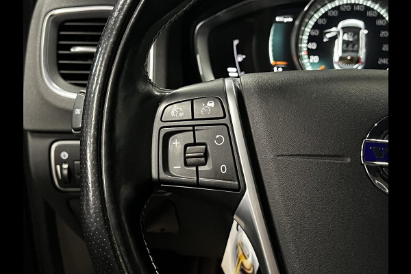 Volvo V60 2.0 T4 R-Design Adapt. Cruise c. | Camera | Stoel verwarming | Trekhaak Afneembaar