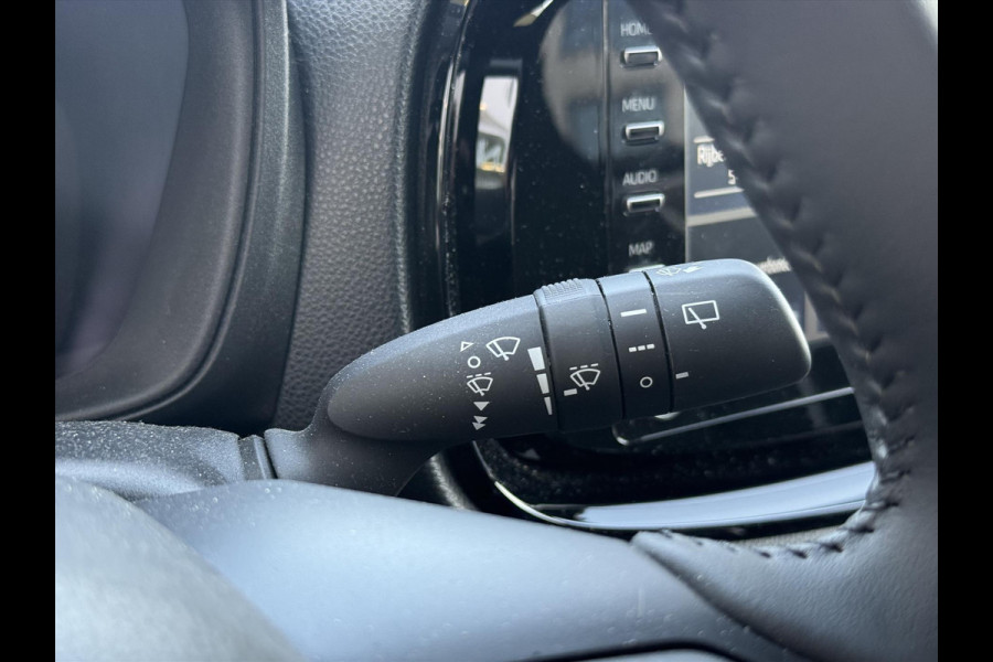 Toyota Aygo X 1.0 VVT-i Pulse Bi-Tone | Stoelverwarming, 17 inch, Apple CarPlay/Android Auto, Camera, Licht + Regensensor