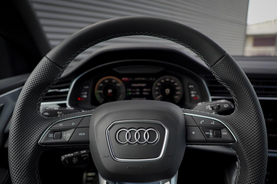 Audi Q8 60 TFSI e quattro Pro Line S Competition / Sakhir Gold / Pano / Incl BTW / B&O / ACC