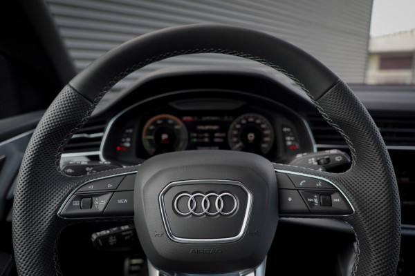 Audi Q8 60 TFSI e quattro Pro Line S Competition / Sakhir Gold / Pano / Incl BTW / B&O / ACC