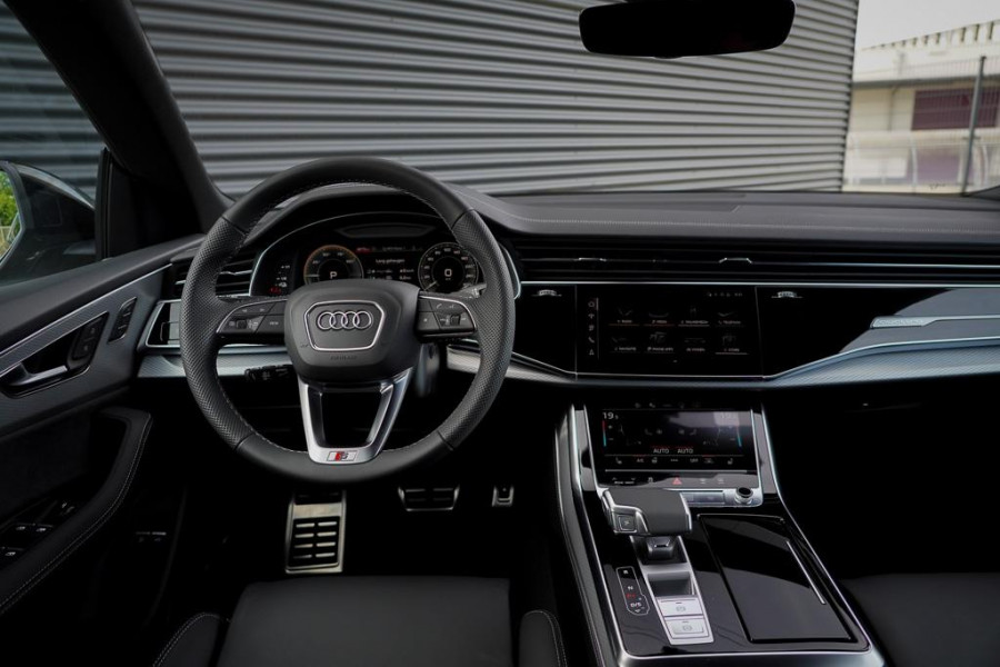 Audi Q8 60 TFSI e quattro Pro Line S Competition / Sakhir Gold / Pano / Incl BTW / B&O / ACC