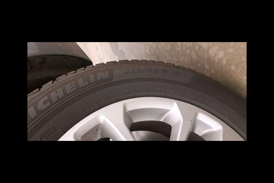 Ford Kuga 2.5 PHEV Titanium 225pk | Driver Assistance Pack | Technology Pack | Winterpack | AGR Stoelen met half leder | Trekhaak afneembaar | Michelin Cross Climate