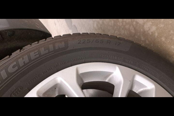 Ford Kuga 2.5 PHEV Titanium 225pk | Driver Assistance Pack | Technology Pack | Winterpack | AGR Stoelen met half leder | Trekhaak afneembaar | Michelin Cross Climate