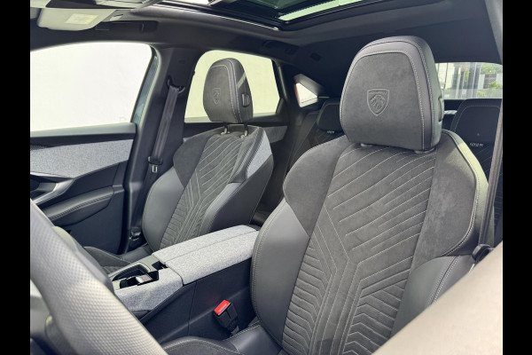 Peugeot E-3008 GT Avantage 73 kWh | Panoramadak | Meer foto's volgen