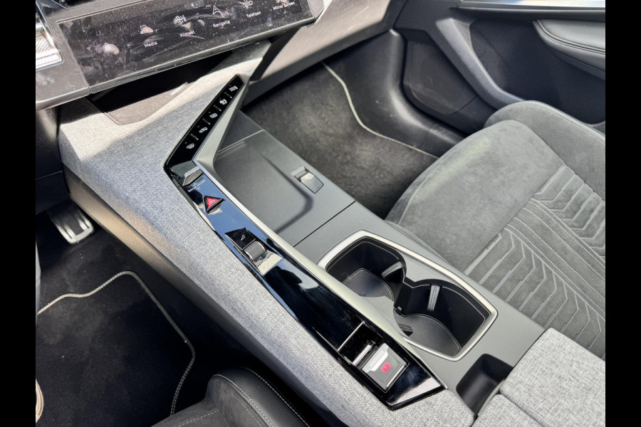 Peugeot E-3008 GT Avantage 73 kWh | Panoramadak | Meer foto's volgen