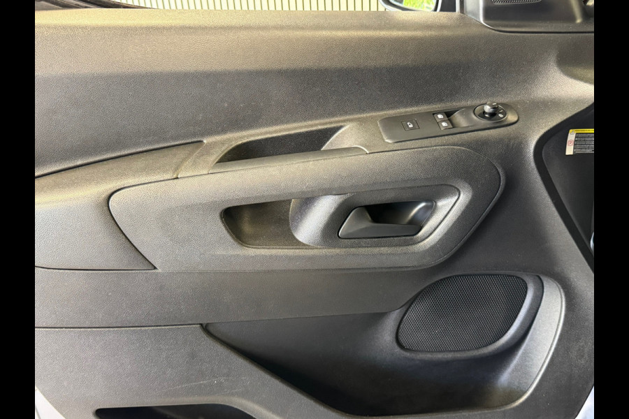 Peugeot Partner 1.6 BlueHDI Premium APPLE CARPLAY / CRUISE / TREKHAAK / CAMERA / PARKEERSENSOREN / AIRCO