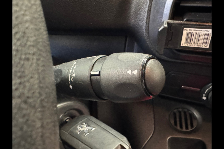Peugeot Partner 1.6 BlueHDI Premium APPLE CARPLAY / CRUISE / TREKHAAK / CAMERA / PARKEERSENSOREN / AIRCO