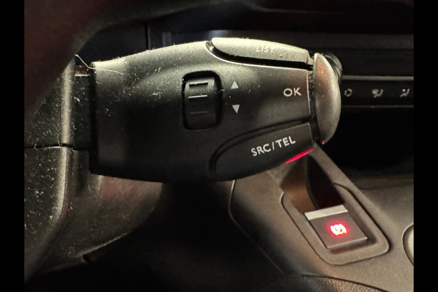 Peugeot Partner 1.6 BlueHDI Premium APPLE CARPLAY / CRUISE / TREKHAAK / CAMERA / PARKEERSENSOREN / AIRCO