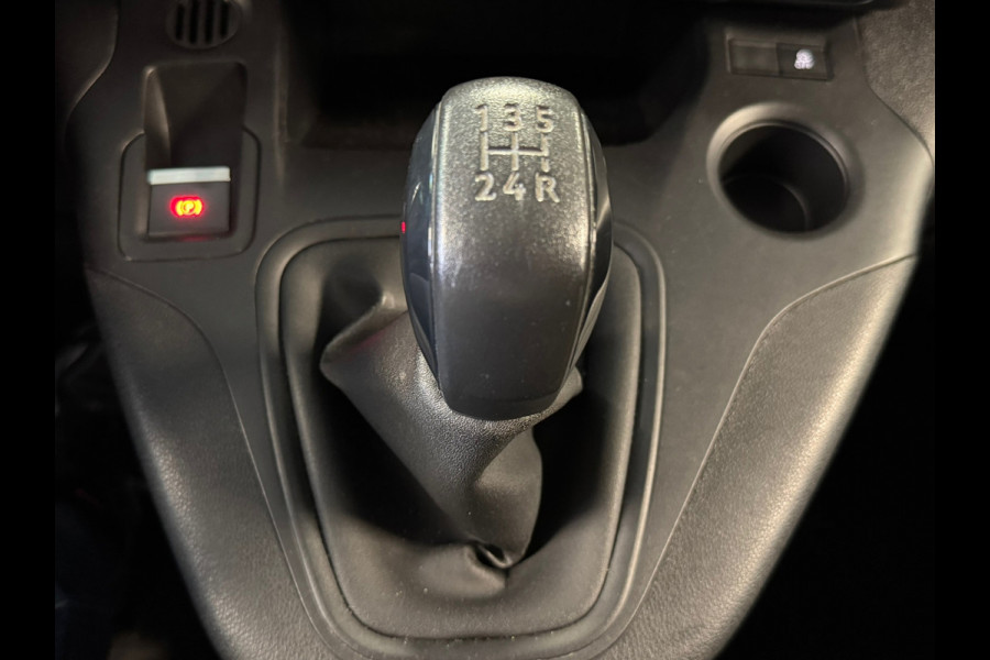 Peugeot Partner 1.6 BlueHDI Premium APPLE CARPLAY / CRUISE / TREKHAAK / CAMERA / PARKEERSENSOREN / AIRCO