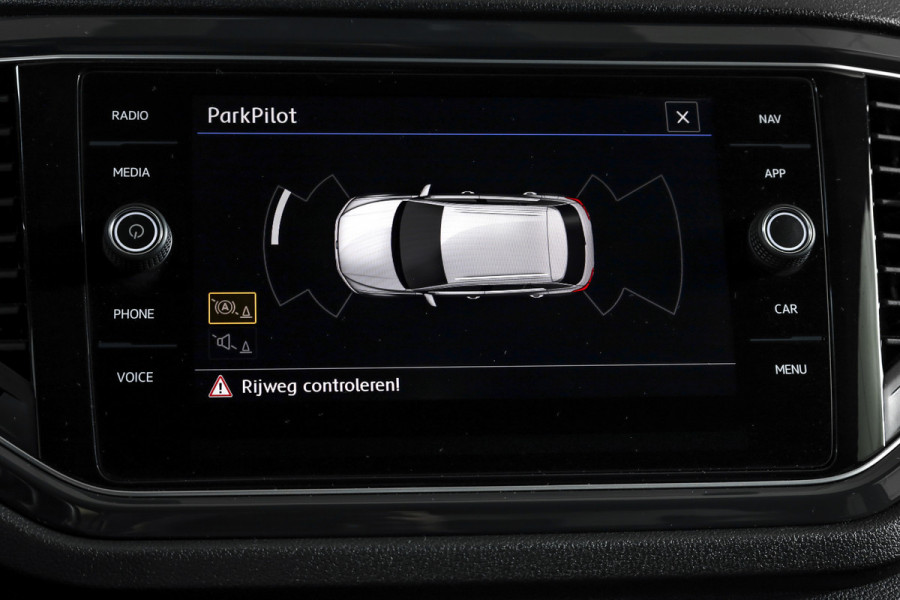 Volkswagen T-Roc 2.0 TSI 190 PK 4Motion Sport - Automaat | Dig. Cockpit | Cruise Control | Stoelverw. | PDC | NAV + App. Connect | ECC | Afn. Trekhaak | LM 17" |